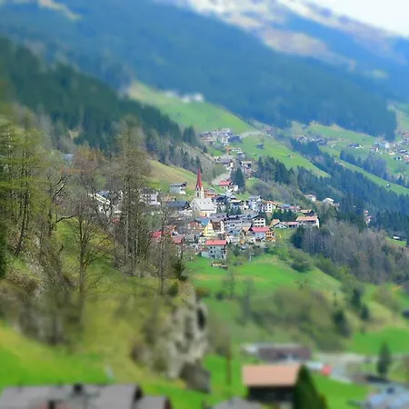 Konukevi Garni Petter 4*